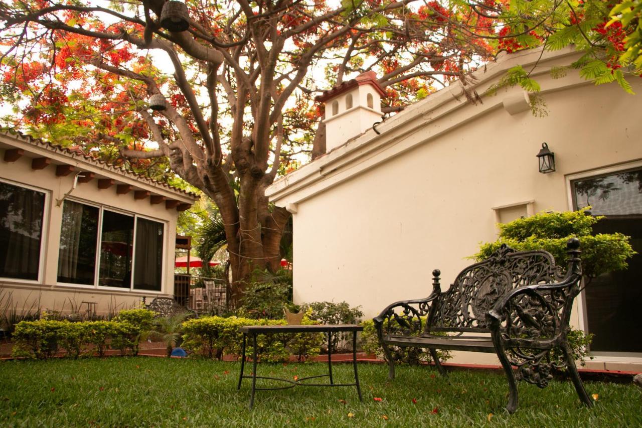 Hotel Casa Maria Emilia Cuernavaca Exterior foto